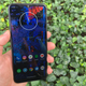 Uno de los problemas del Moto G30 es la visibilidad de la pantalla en días muy soledos.